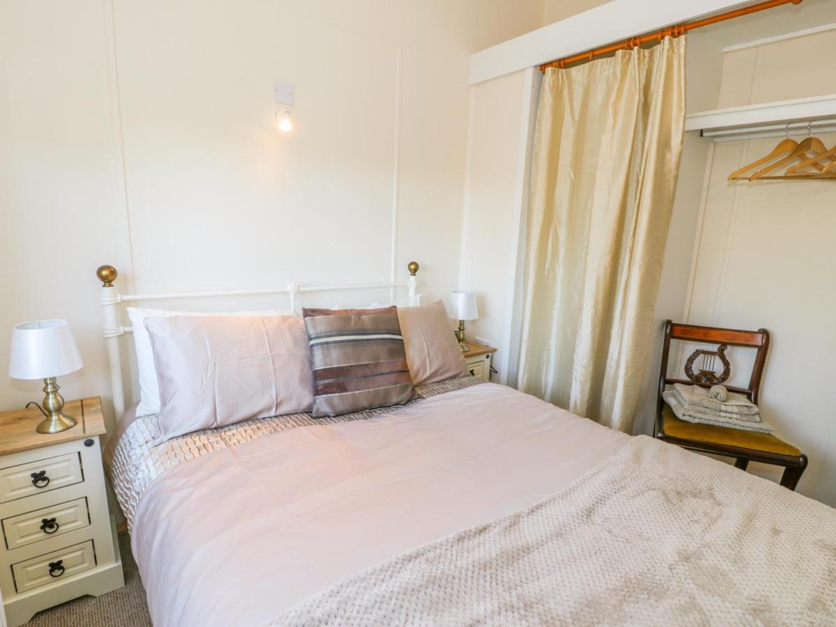 Caban Y Felin Villa Holyhead Ngoại thất bức ảnh