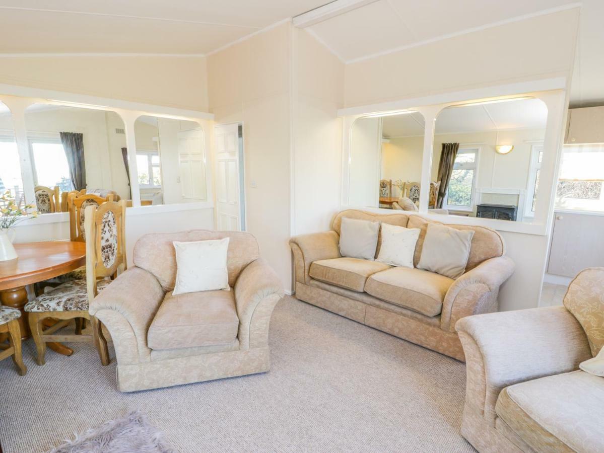 Caban Y Felin Villa Holyhead Ngoại thất bức ảnh